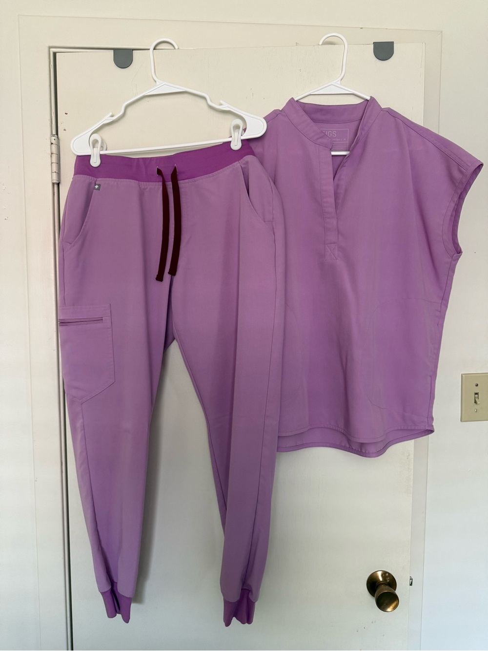 Women’s Figs Scrubs